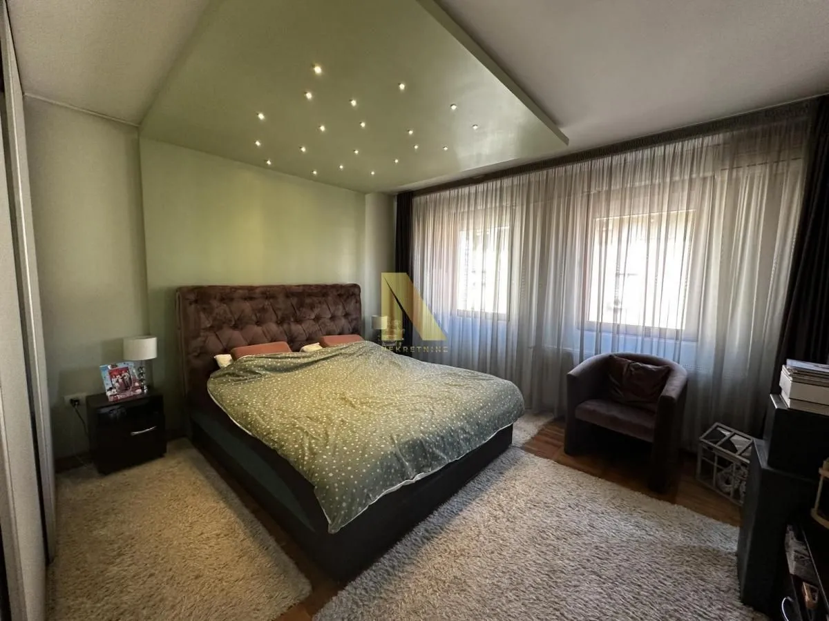 Prodaja, četvorosoban stan, 116m², Grbavica, Novi Sad Sve Podlokacije
