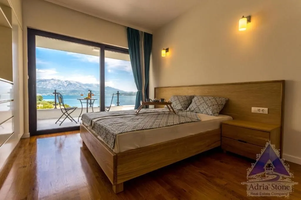 Prodaja, kuća, 420m², Đenovići, Herceg Novi