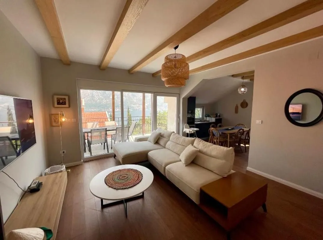 Sale, two bedroom apartment, 98m², Prčanj, Kotor