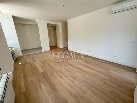 Izdavanje, trosoban stan, 78m², Savski Venac, Beograd - image 6