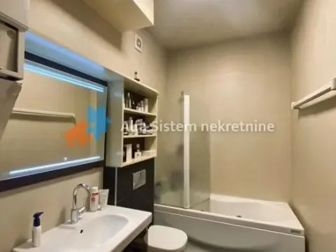 Izdavanje, trosoban stan, 105m², Savski Venac, Beograd - image 10