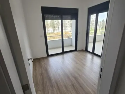 Prodaja, jednosoban stan, 65m², Ulcinj, Crna Gora - image 4