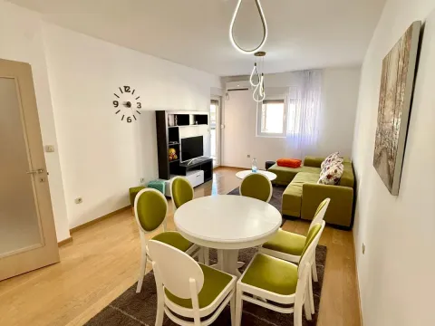 Izdavanje, jednosoban stan, 47m², City Kvart, Podgorica - image 2