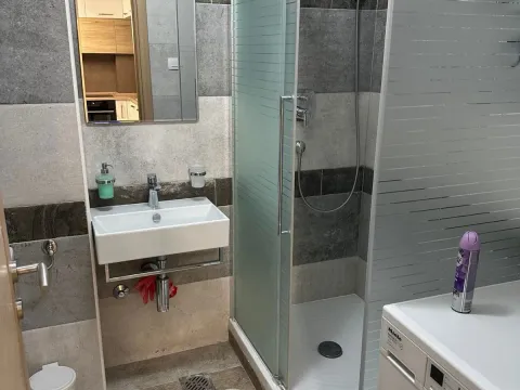 Rent, one bedroom apartment, 41m², Budva, Crna Gora - image 4