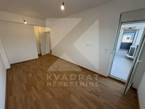 Prodaja, trosoban stan, 104m², Stari Aerodrom, Podgorica - image 6