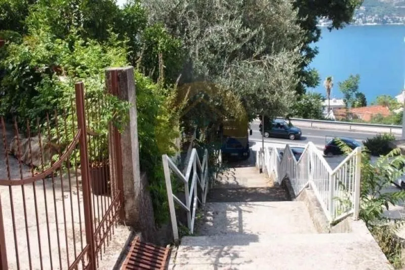 Prodaja, dvosoban stan, 75m², Herceg Novi, Crna Gora