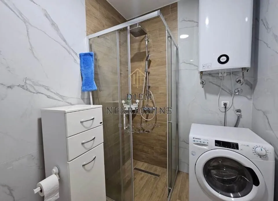 Prodaja, jednosoban stan, 46m², Centar, Bar