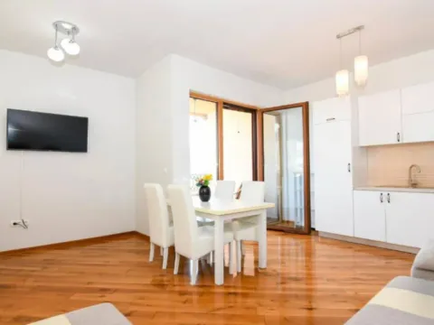 Prodaja, dvosoban stan, 75m², Herceg Novi, Crna Gora - image 9