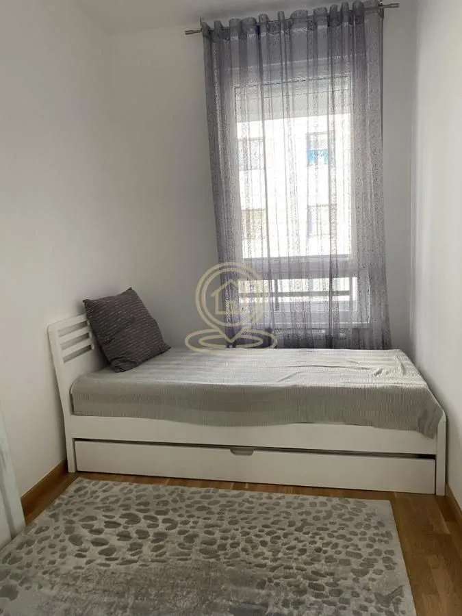 Izdavanje, dvosoban stan, 60m², Stari grad, Novi Sad