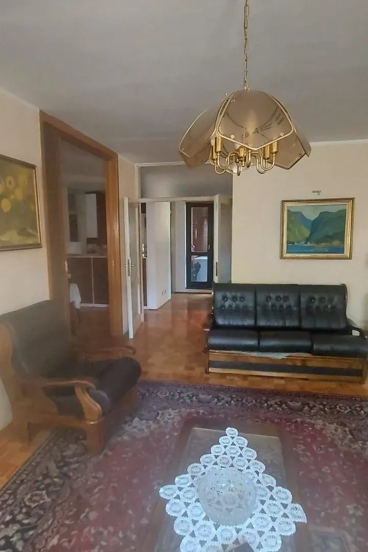 Izdavanje, četvorosoban stan, 120m², Zvezdara Sve Podlokacije, Beograd