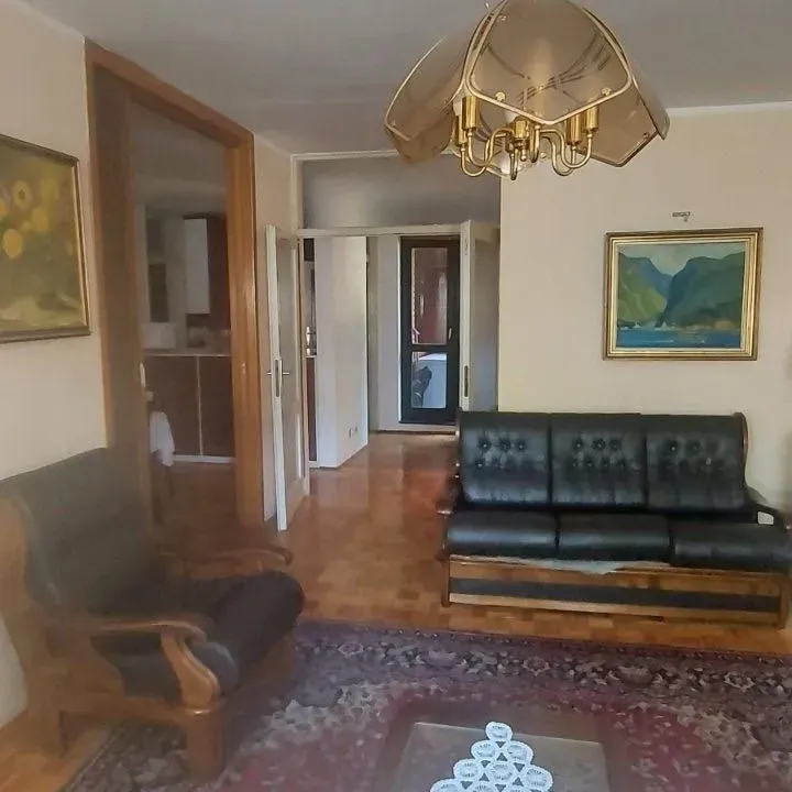 Rent, four bedroom apartment, 120m², Zvezdara Sve Podlokacije, Beograd