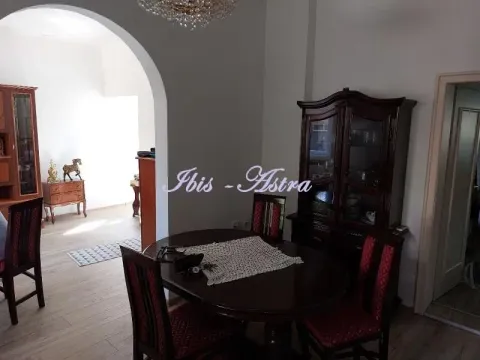 Izdavanje, kuća, 100m², Zemun Kalvarija, Zemun Sve Podlokacije - image 10