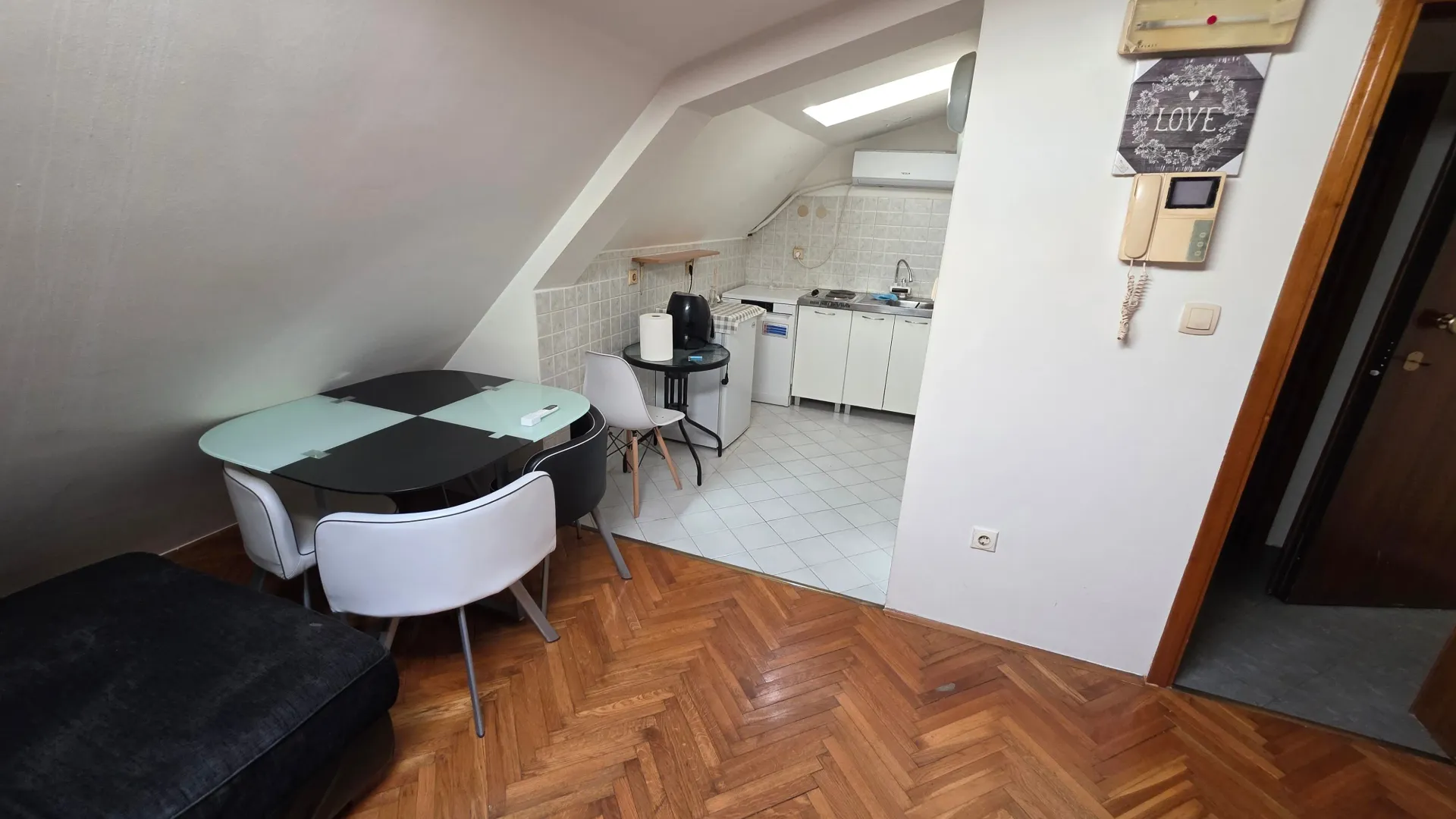 Rent, studio apartment, 25m², Stara Varoš, Podgorica