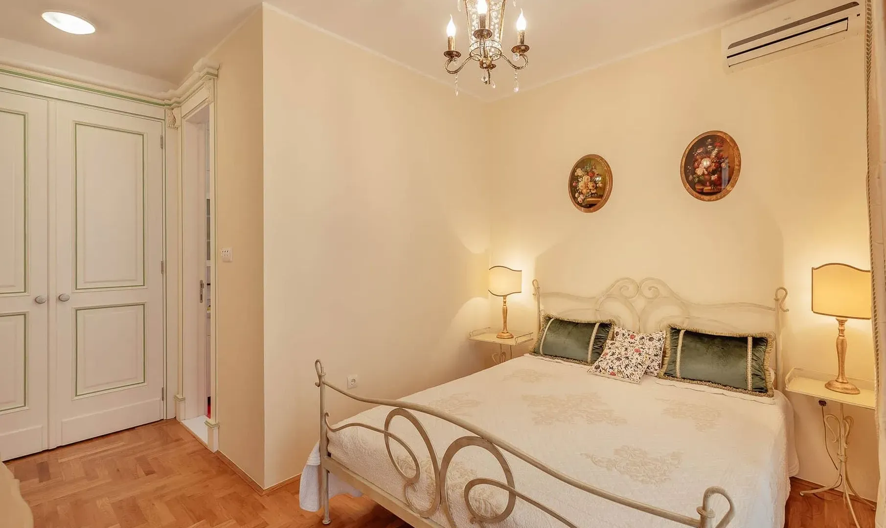 Prodaja, dvosoban stan, 181m², Muo, Kotor