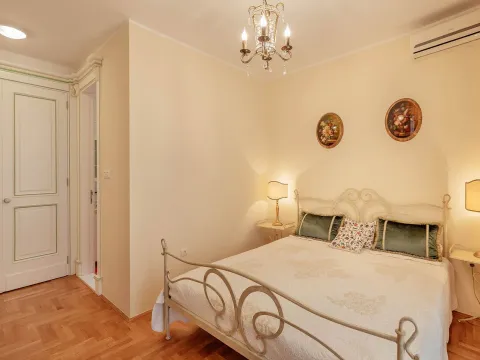 Sale, two bedroom apartment, 181m², Muo, Kotor - image 12