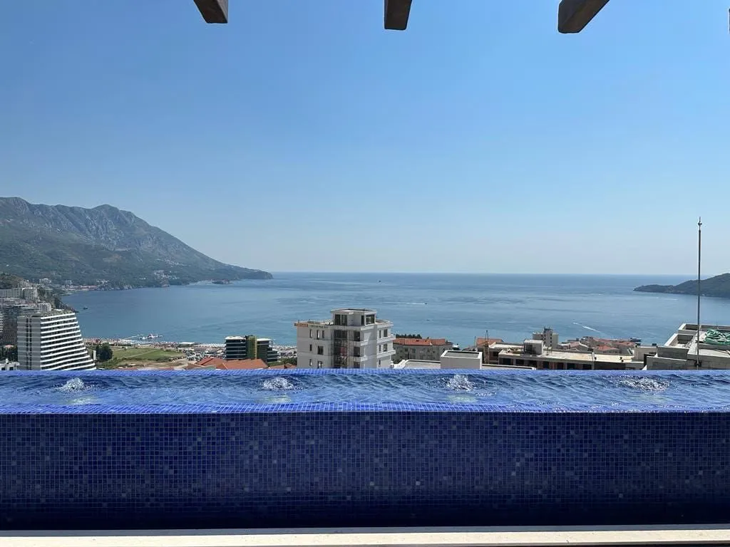 Prodaja, četvorosoban stan, 290m², Bečići, Budva