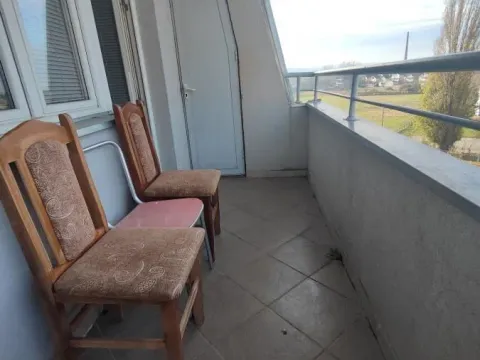 Izdavanje, trosoban stan, 71m², Centar, Jagodina - image 10