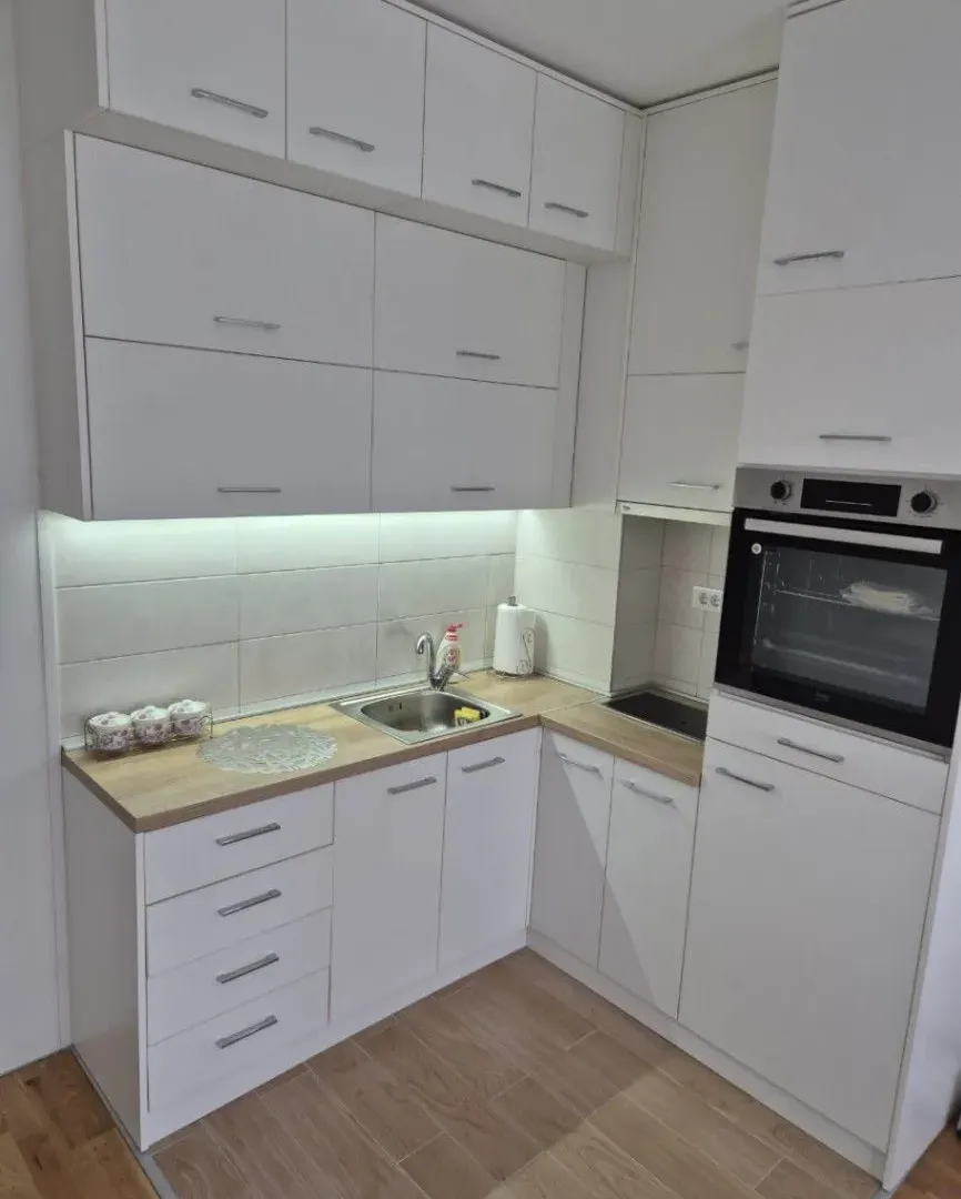 Izdavanje, garsonjera, 33m², Stari Aerodrom, Podgorica