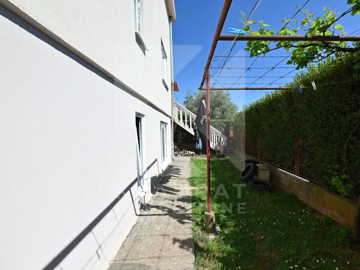 Prodaja, kuća, 370m², Stari Aerodrom, Podgorica