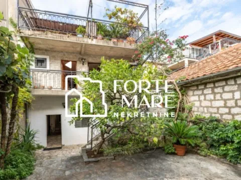 Prodaja, kuća, 135m², Herceg Novi, Crna Gora