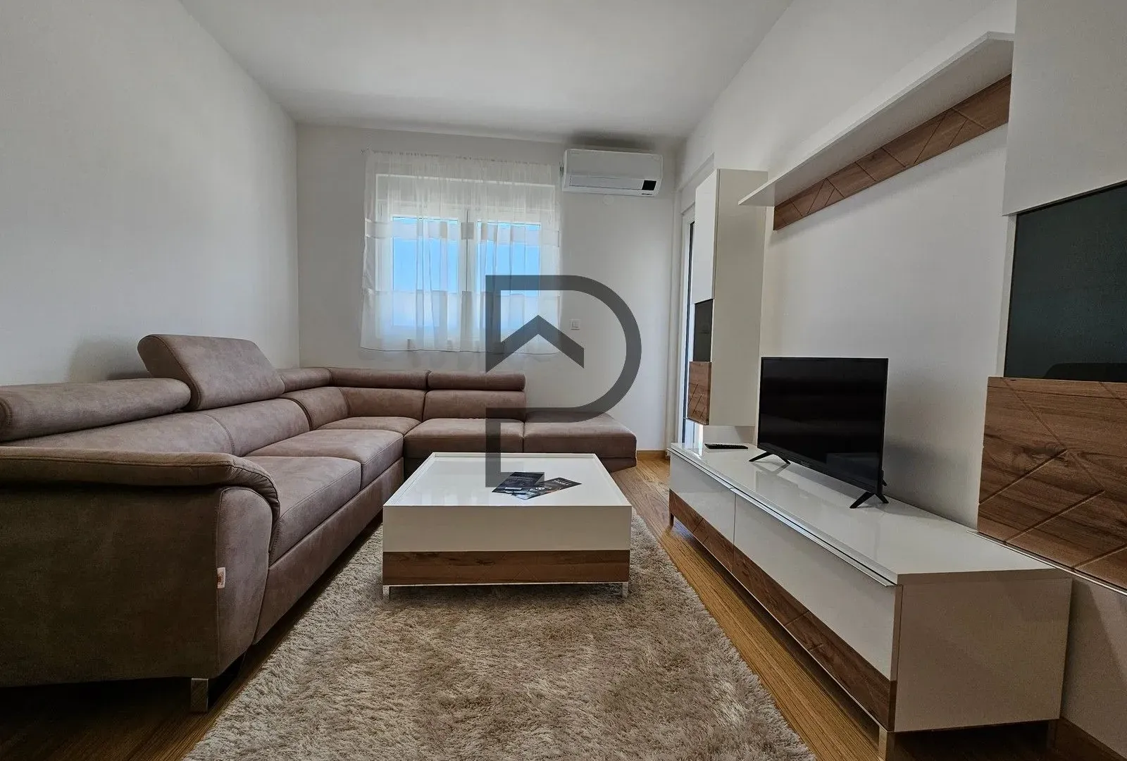 Izdavanje, jednosoban stan, 44m², New City, Podgorica
