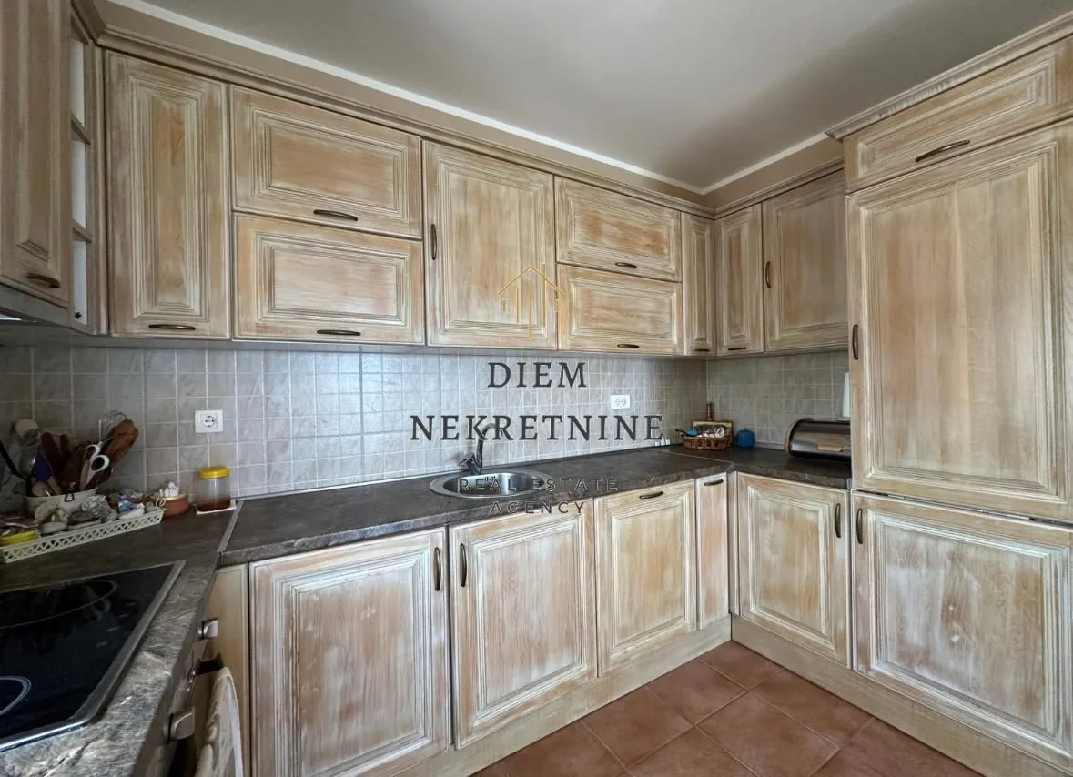 Sale, two bedroom apartment, 69m², Centar, Bar