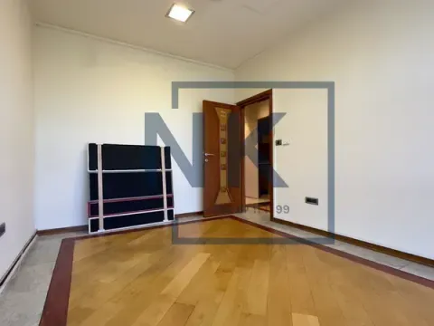 Izdavanje, poslovni prostor, 130m², Momišići, Podgorica - image 10