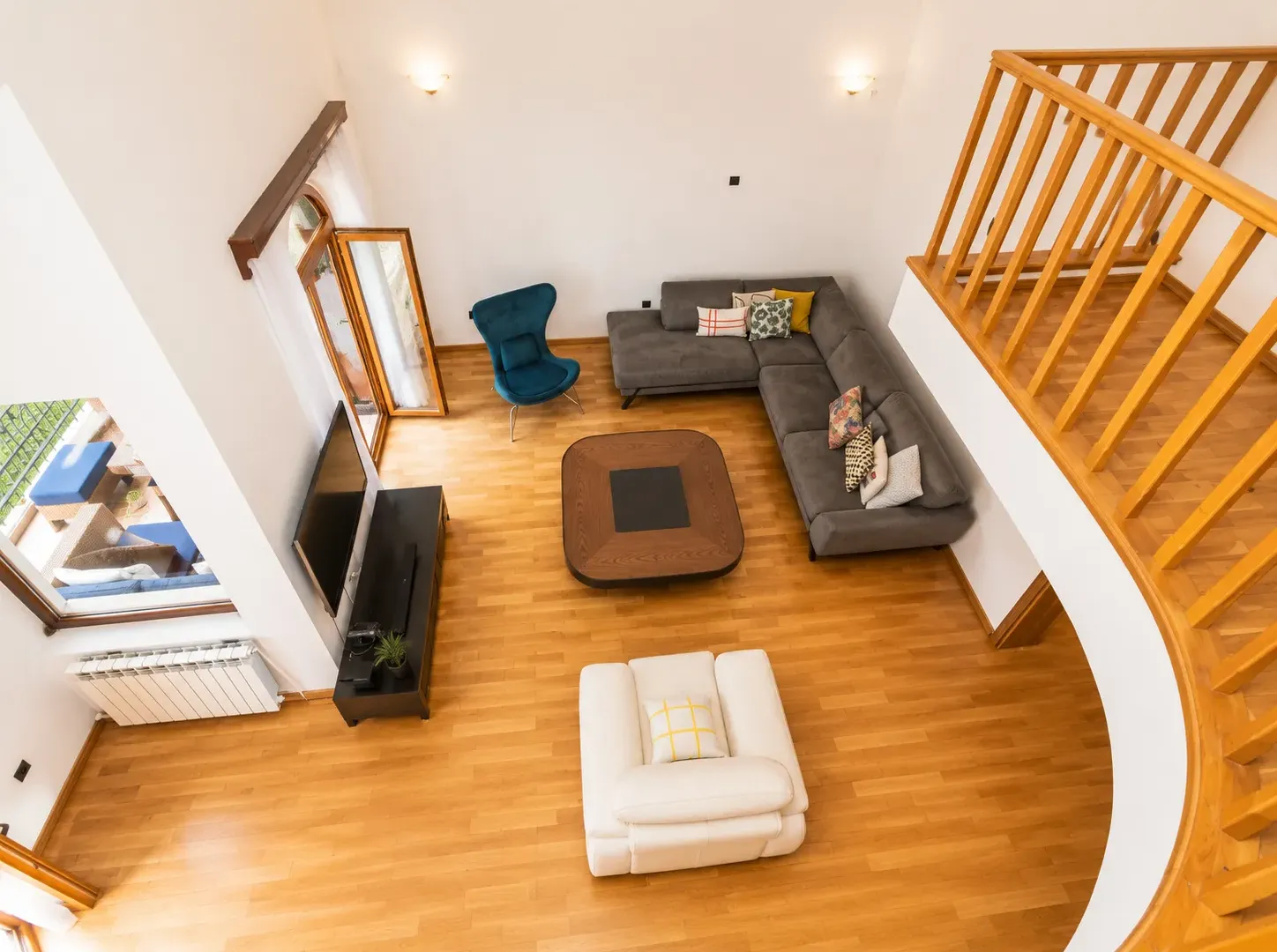 Rent, house, 280m², Gorica C, Podgorica