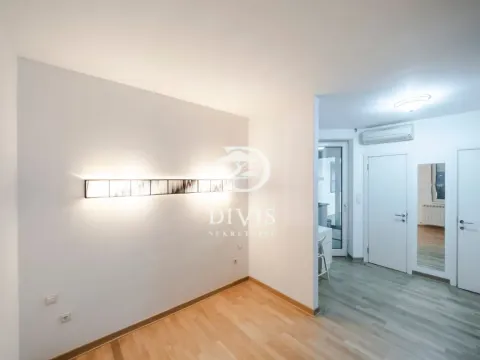 Prodaja, četvorosoban stan, 105m², Vračar Centar, Vračar Sve Podlokacije - image 11