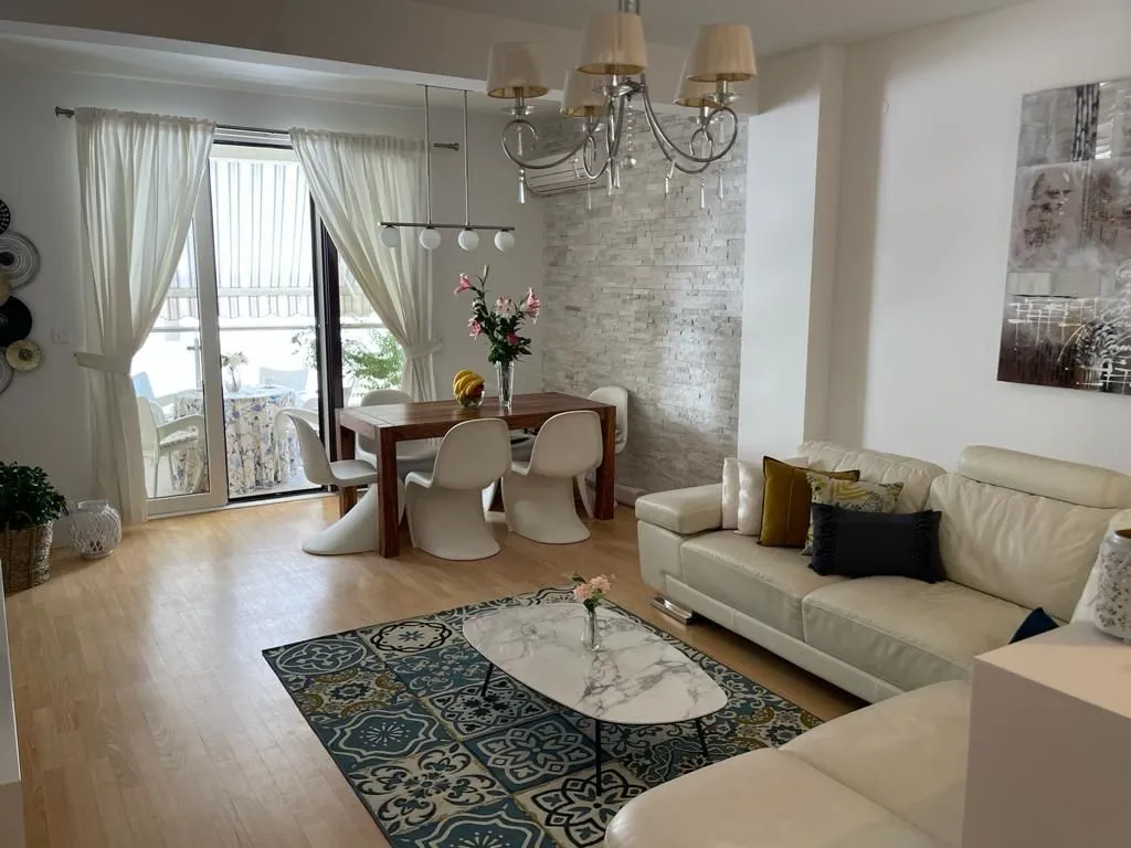Prodaja, trosoban stan, 91m², Centar, Budva