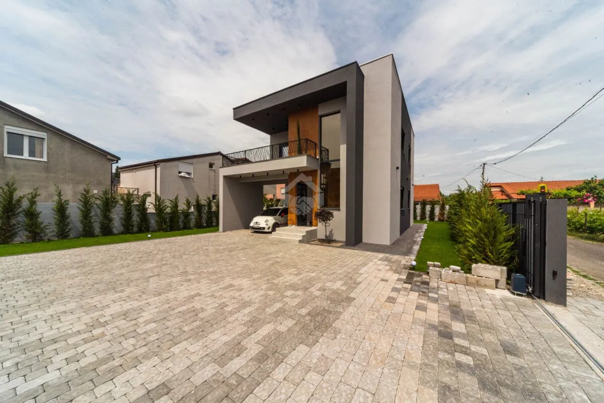 Prodaja, kuća, 202m², Tološi, Podgorica