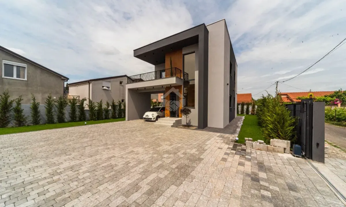 Sale, house, 202m², Tološi, Podgorica