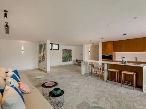 Prodaja, kuća, 676m², Tivat, Crna Gora - image 2
