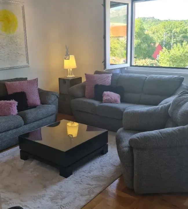 Rent, one bedroom apartment, 48m², Cetinje, Crna Gora