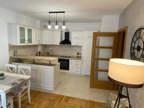 Izdavanje, jednosoban stan, 55m², Kalimanj, Tivat - image 3