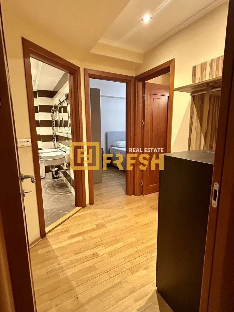 Prodaja, dvosoban stan, 100m², Centar, Podgorica
