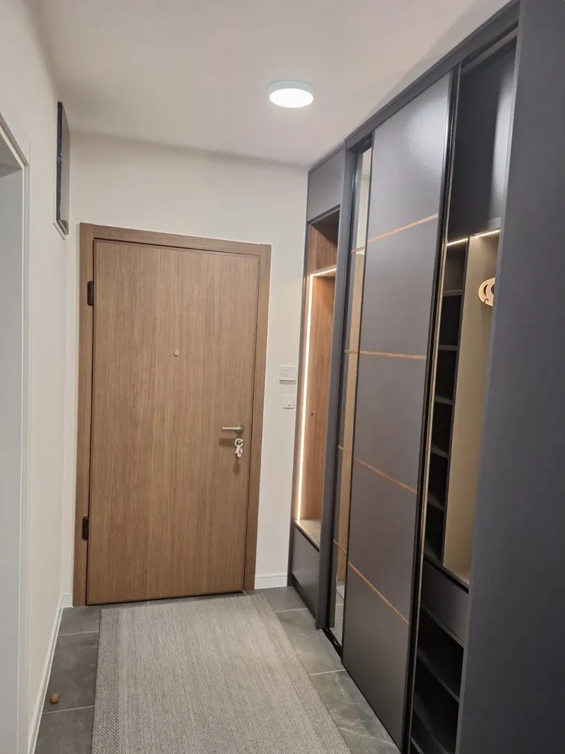 Izdavanje, četvorosoban stan, 94m², City Kvart, Podgorica
