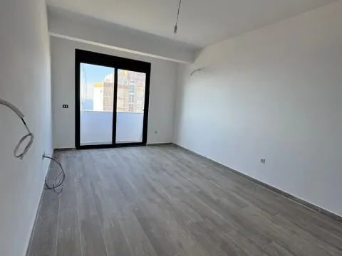 Prodaja, jednosoban stan, 48m², Ulcinj, Crna Gora - image 13