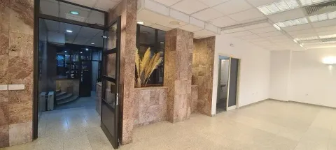 Rent, office space, 300m², Vračar, Šid - image 3