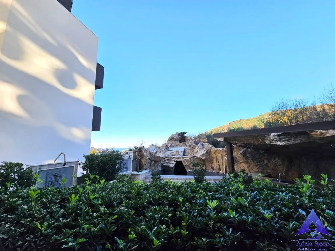 Sale, two bedroom apartment, 83m², Bečići, Budva
