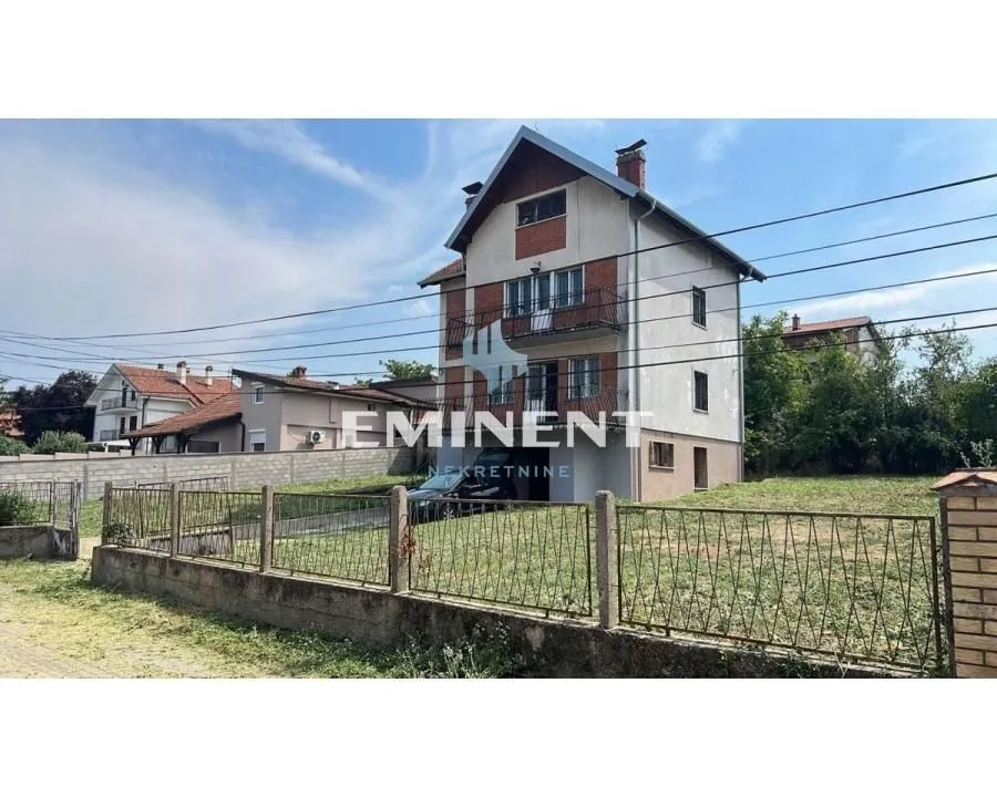 Sale, house, 265m², Voždovac Sve Podlokacije, Beograd