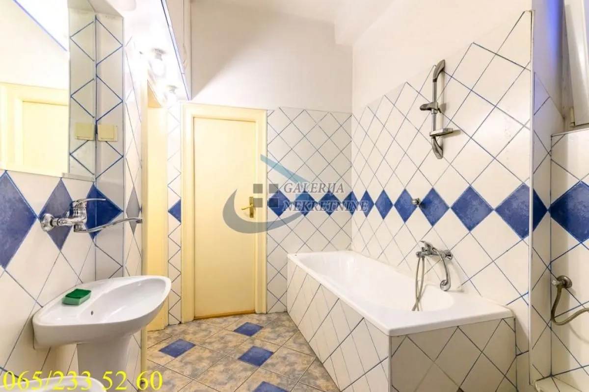 Prodaja, četvorosoban stan, 120m², Stari Grad, Beograd