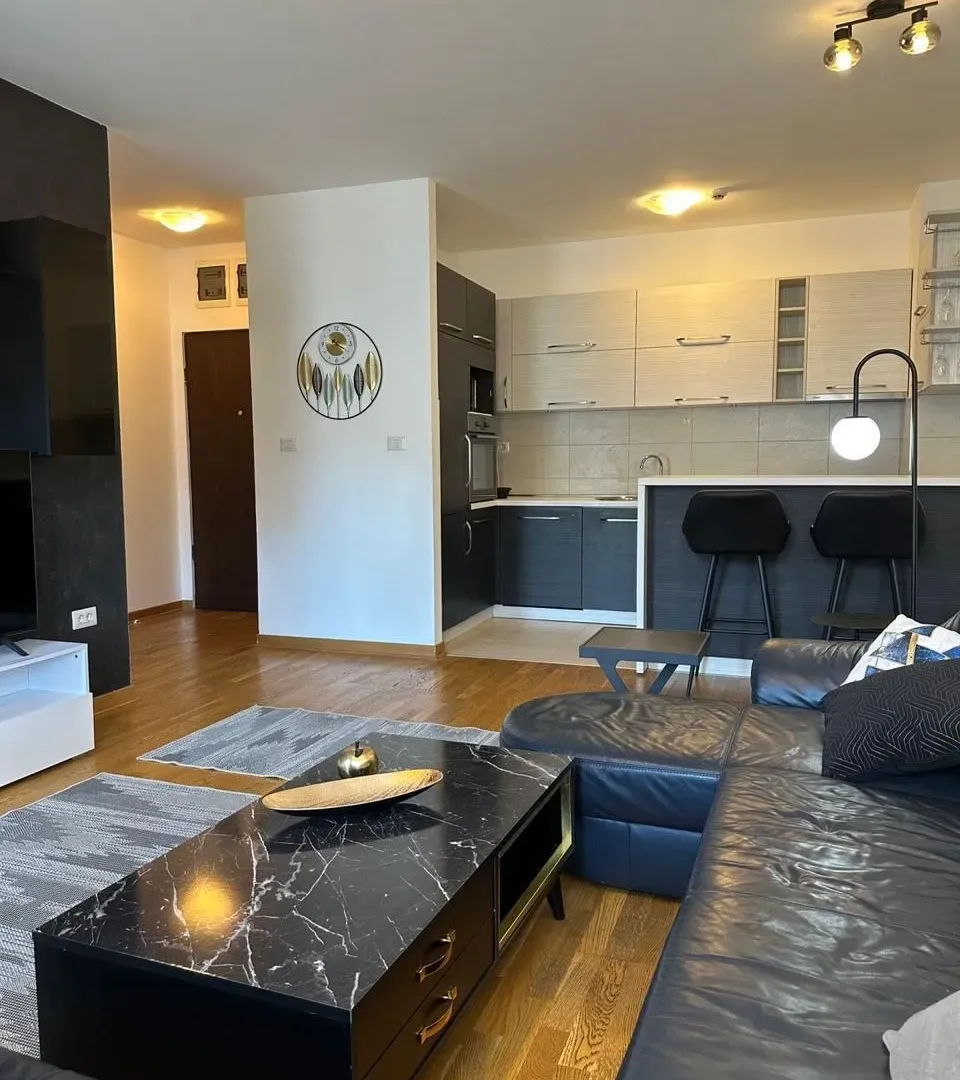 Izdavanje, dvosoban stan, 64m², City Kvart, Podgorica