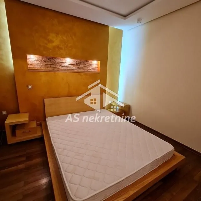 Rent, two bedroom apartment, 63m², Kalenić Pijaca, Vračar Sve Podlokacije