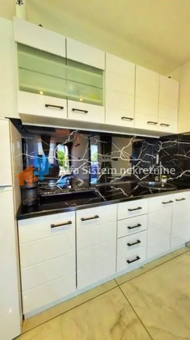 Prodaja, kuća, 52m², Veliki Mokri Lug, Zvezdara Sve Podlokacije