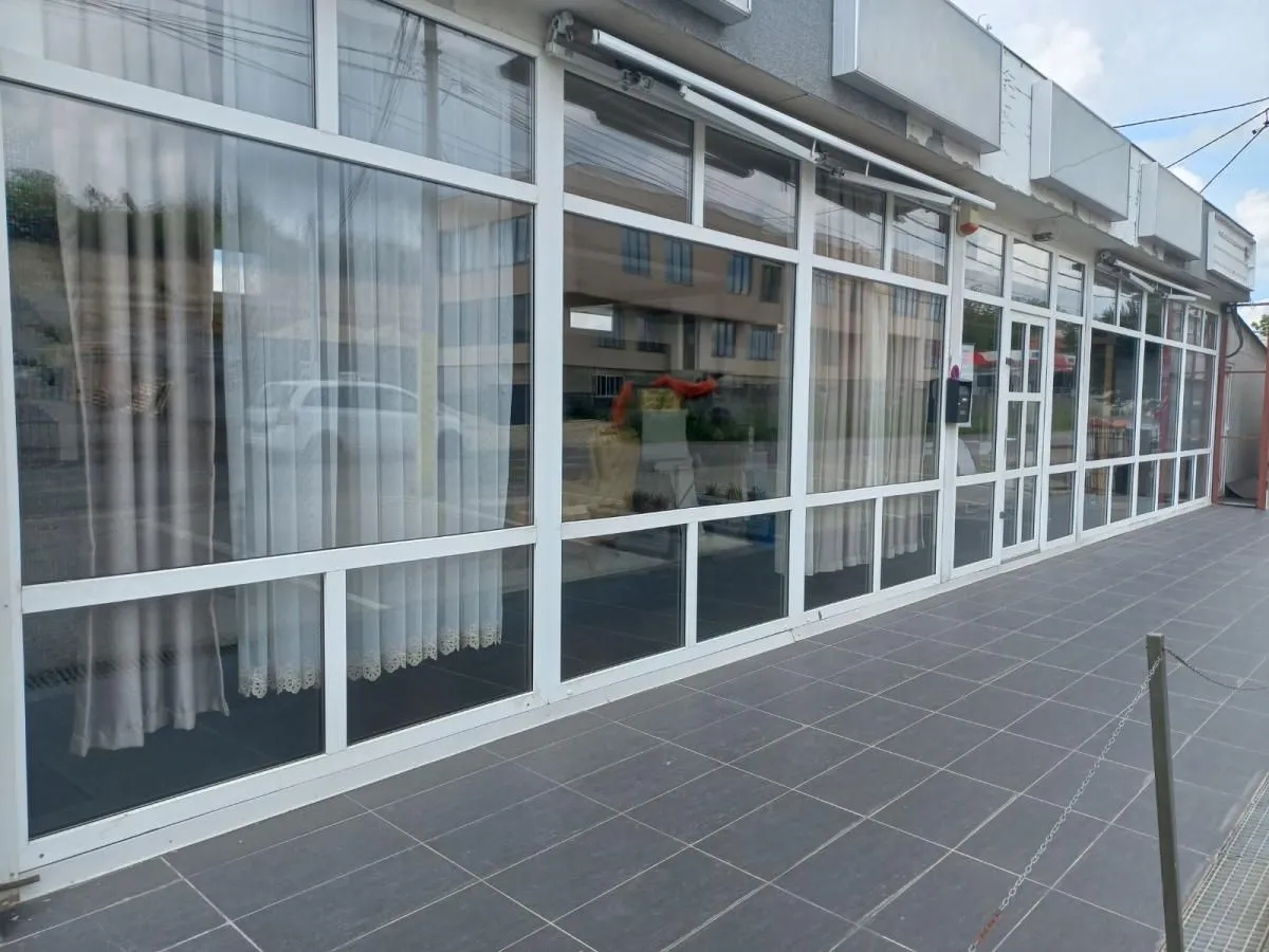 Izdavanje, poslovni prostor, 274m², Bele Vode, Beograd