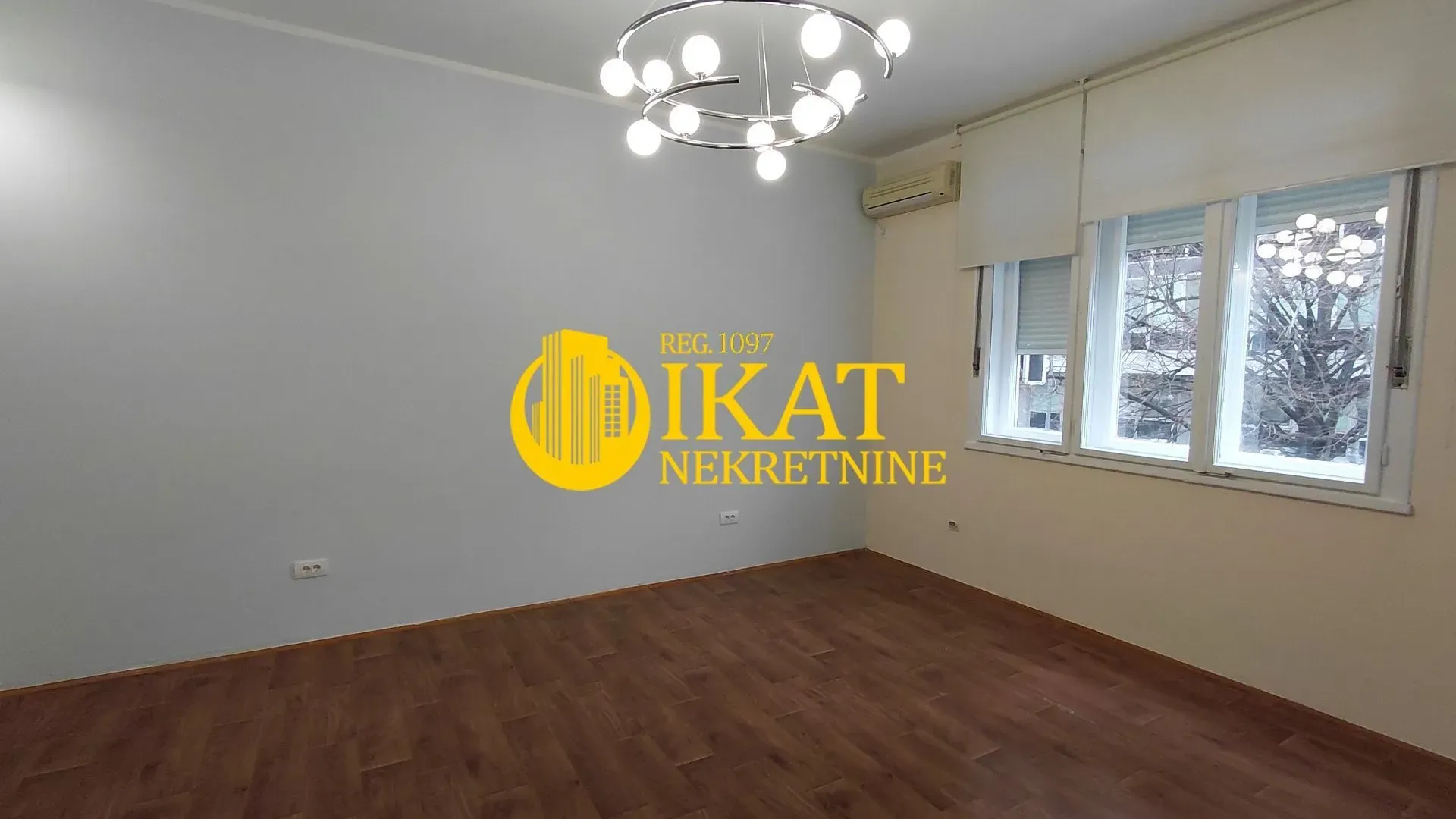 Izdavanje, četvorosoban stan, 110m², Vračar Centar, Vračar Sve Podlokacije
