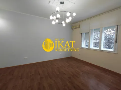 Izdavanje, četvorosoban stan, 110m², Vračar Centar, Vračar Sve Podlokacije - image 4