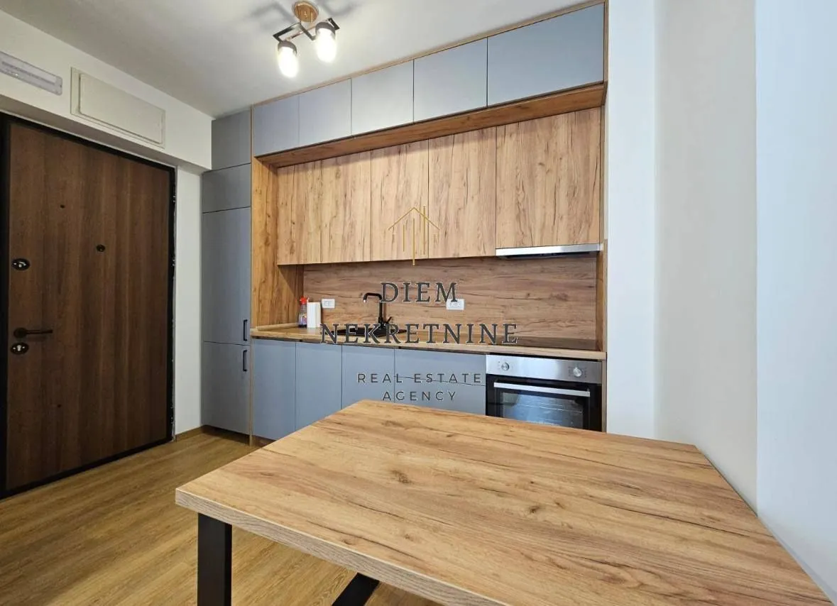Rent, two bedroom apartment, 55m², Centar, Bar