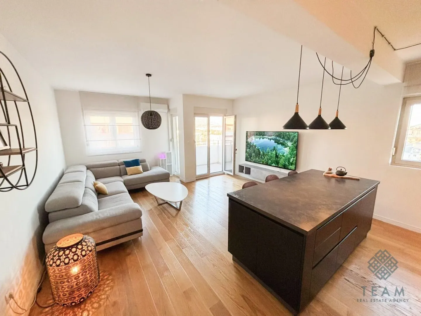 Prodaja, dvosoban stan, 70m², Central Point, Podgorica